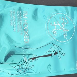 Easy hook for bracelets